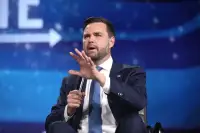 JD Vance i dalje opsjednut NLO-ima: Tvrdi da su vanzemaljci zapravo 'demoni'
