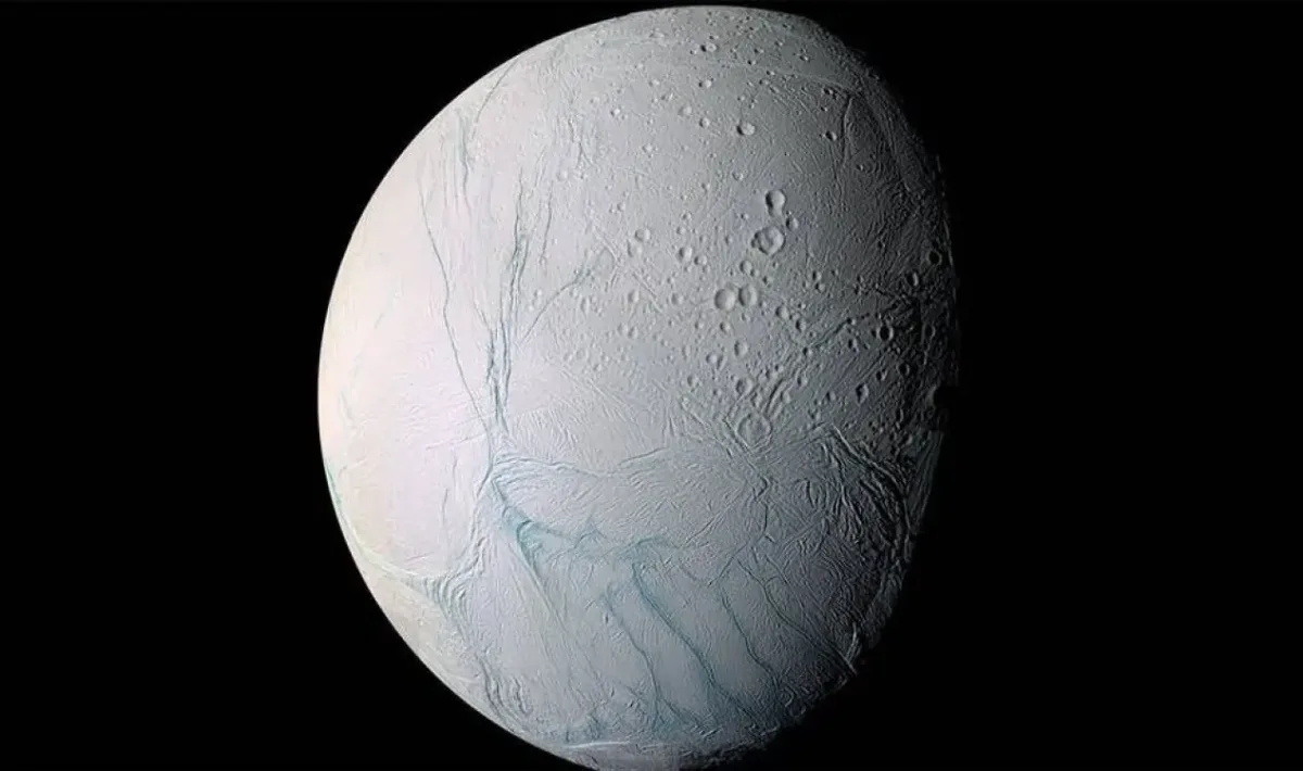 Enceladus Saturnov mjesec