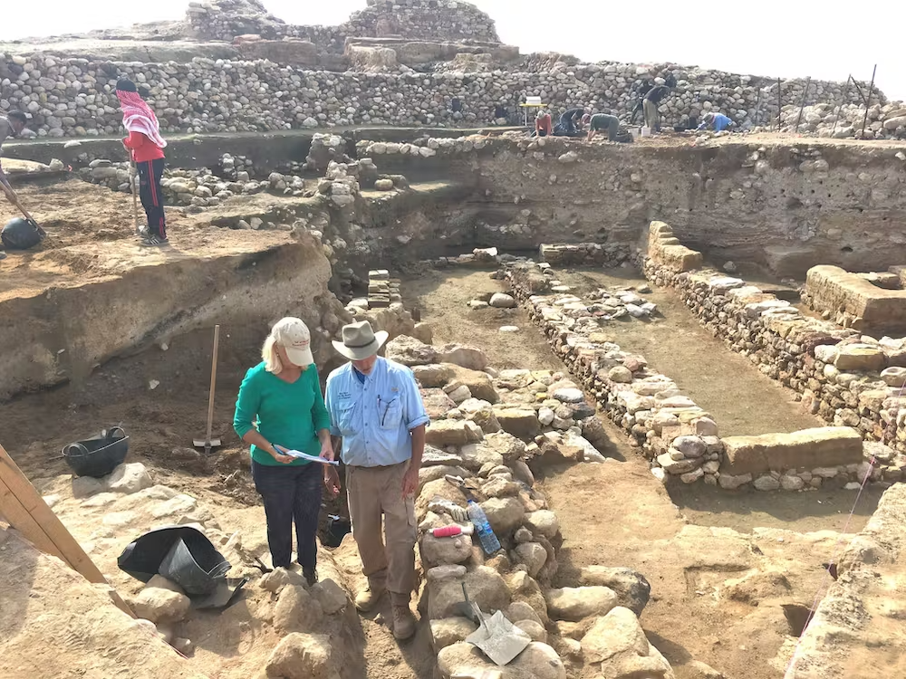 Arheolozi pored drevnih zidova TallEl-Hammama