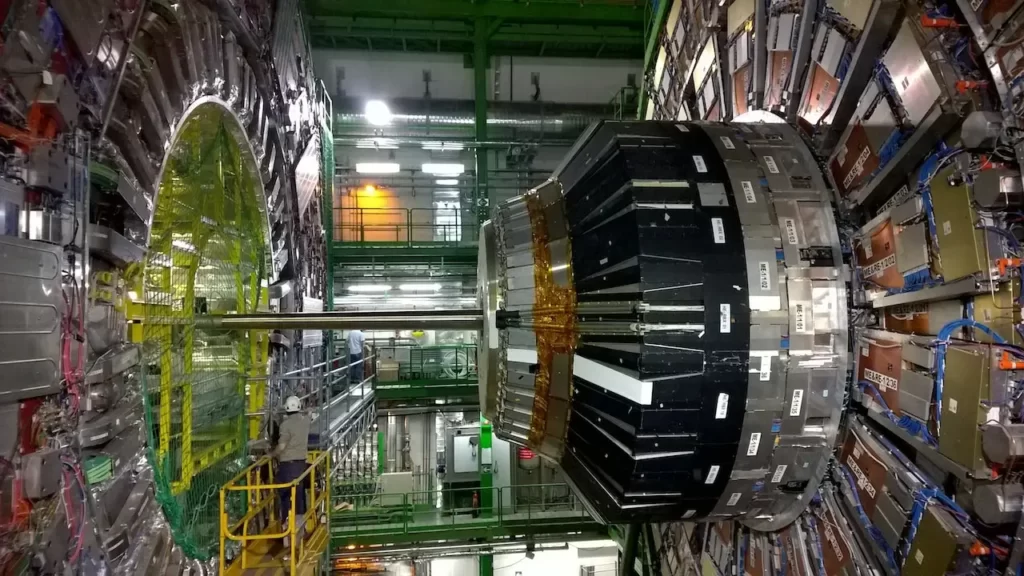 Veliki hadronski sudarač u CERN-u u Švicarskoj i dodatne dimenzije