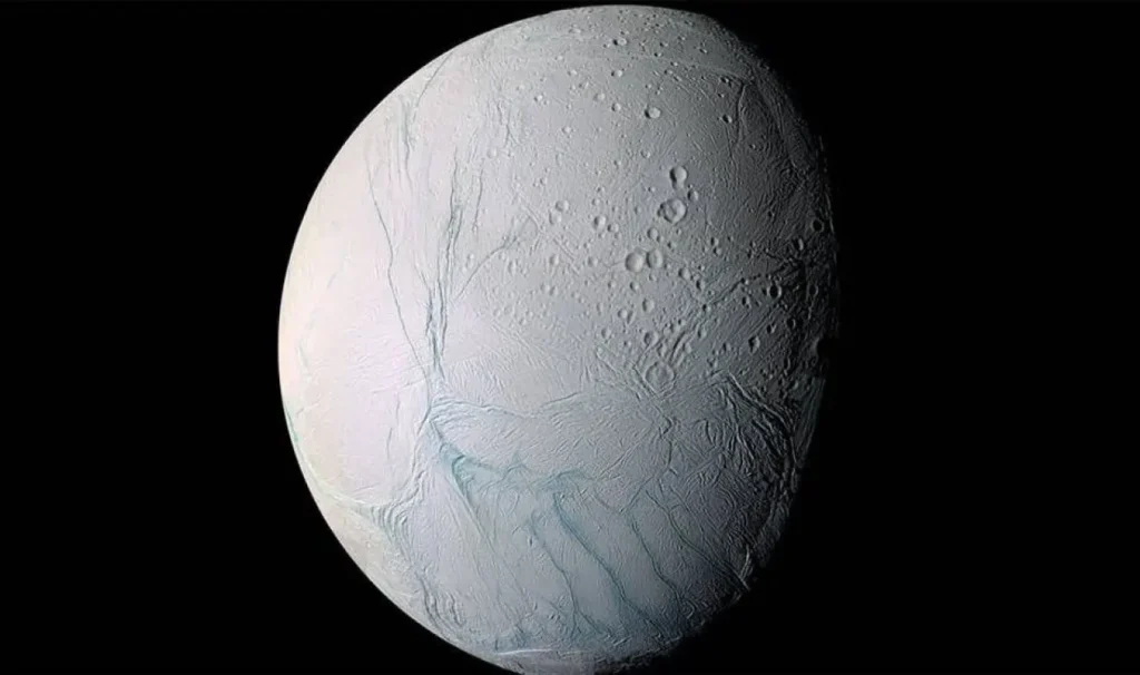 Enceladus Saturnov mjesec